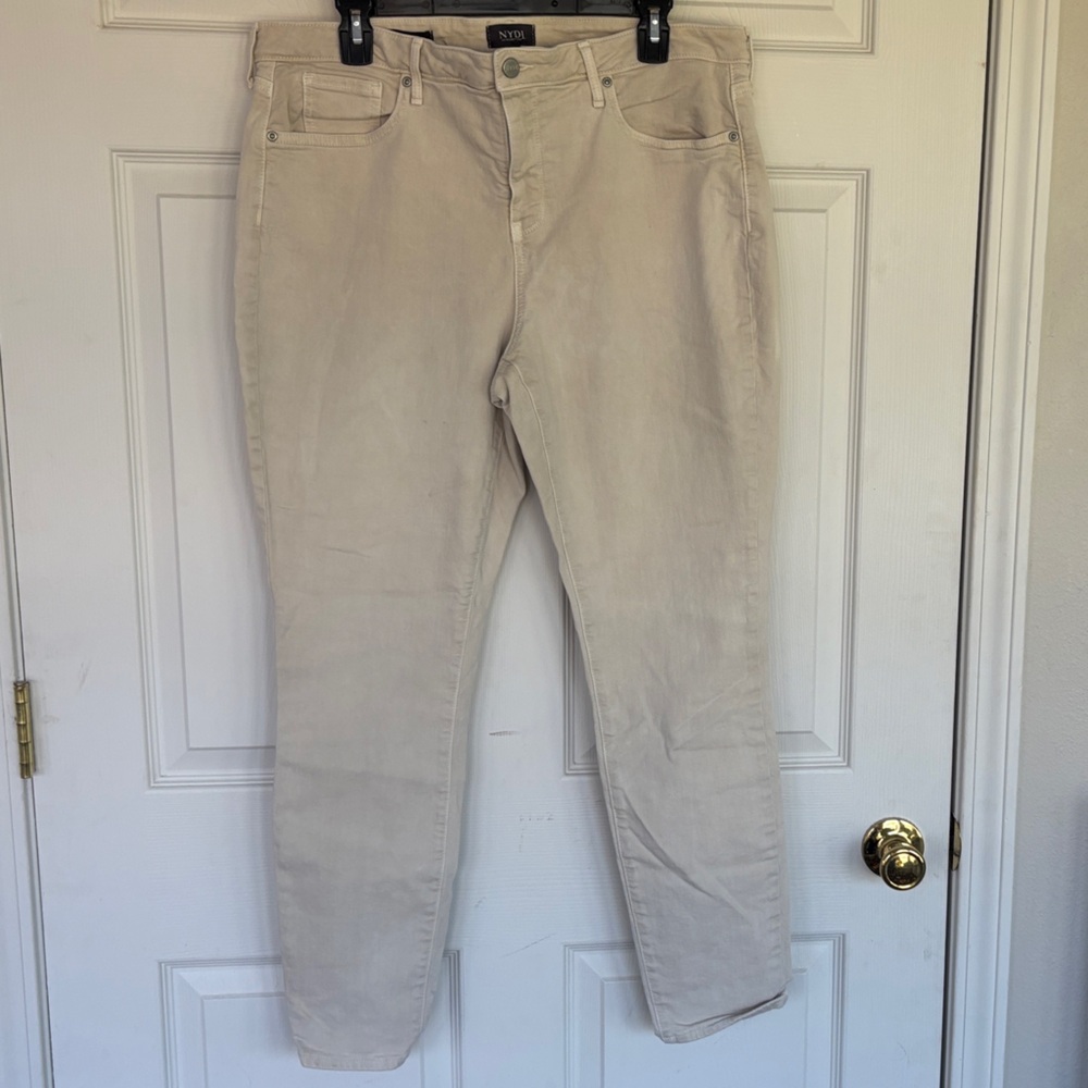 NYDJ Skinny Jeans in Light Beige